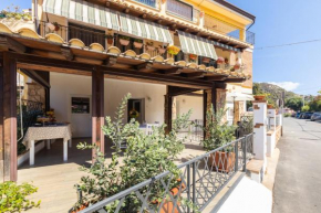 Mariposa Rooms